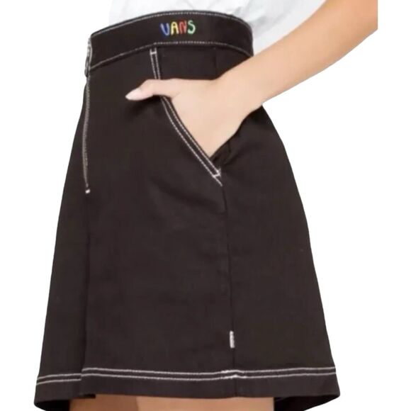Vans Brighton Black Skater Flower Embroidered Mini Skirt Women Size Large - Picture 5 of 7